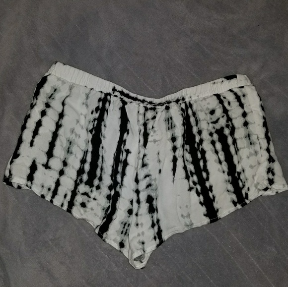 Patterned shorts - Picture 2 of 4